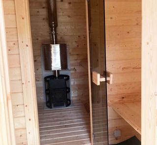 Стеклянная дверь