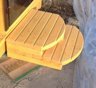 Ступени к входной двери